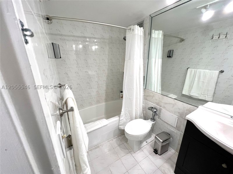 Condo for sale at Castle Beach Club 1515