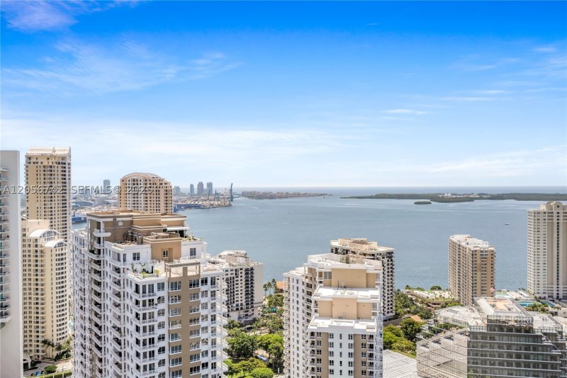 Apartment for rent at Icon Brickell Tower II 3702