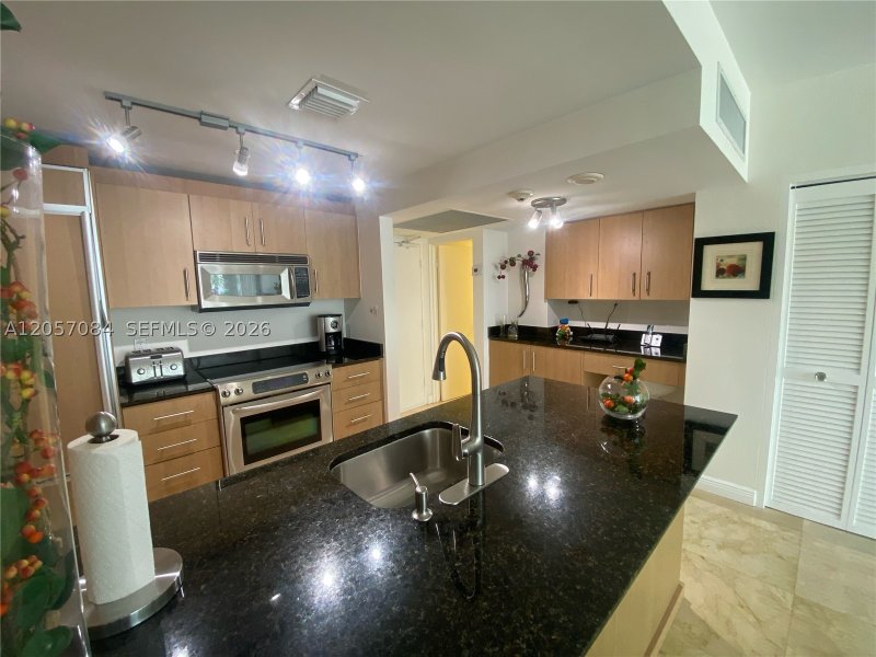 Apartment for rent at Harbour House 215