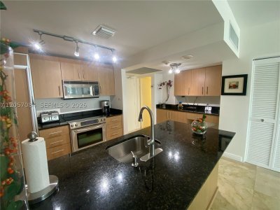 Aluguel de apartamento no Harbour House 215