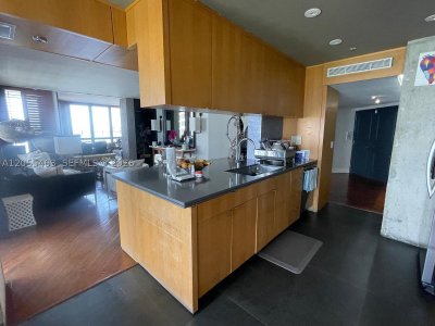 Comprar apartamento no Brickell Key One A1216