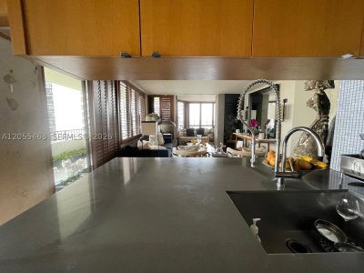 Comprar apartamento no Brickell Key One A1216