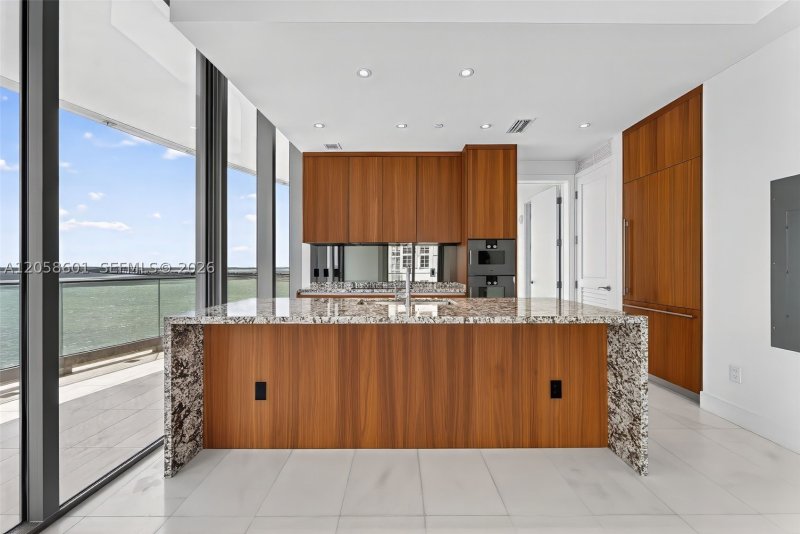 Alquiler de apartamento en Una Residences at Brickell 604