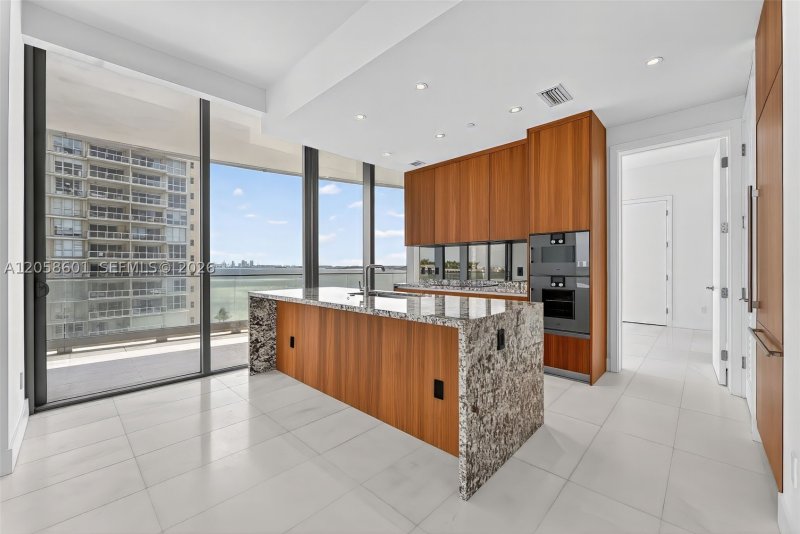 Alquiler de apartamento en Una Residences at Brickell 604