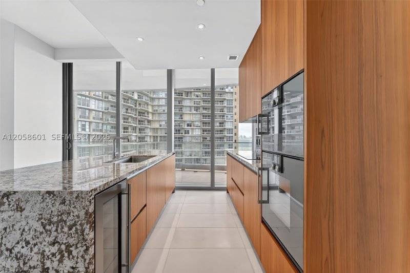 Alquiler de apartamento en Una Residences at Brickell 604