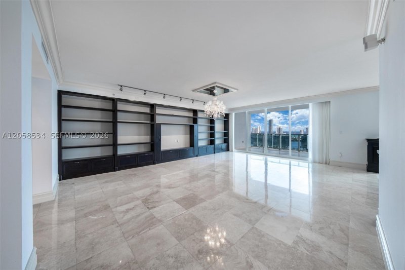 Apartment for rent at Peninsula I 2506