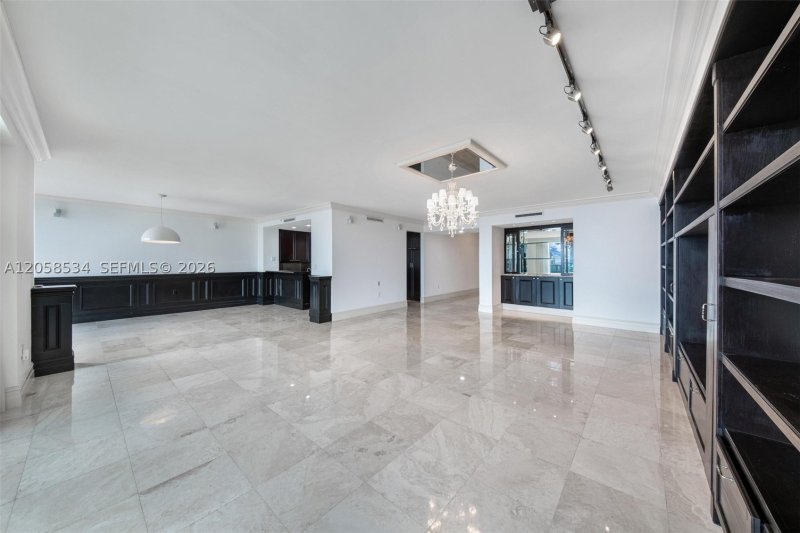 Apartment for rent at Peninsula I 2506