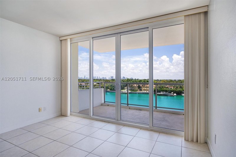 Condo for sale at 5600 Collins 7J