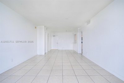 Comprar apartamento no 5600 Collins 7J