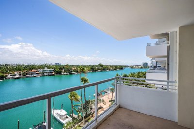 Comprar apartamento no 5600 Collins 7J