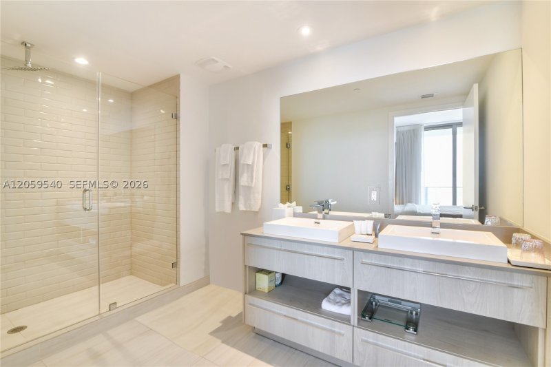 Apartment for rent at Hyde Beach House R1006