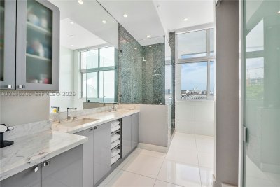Comprar apartamento en The Meridian Lofts PH-16