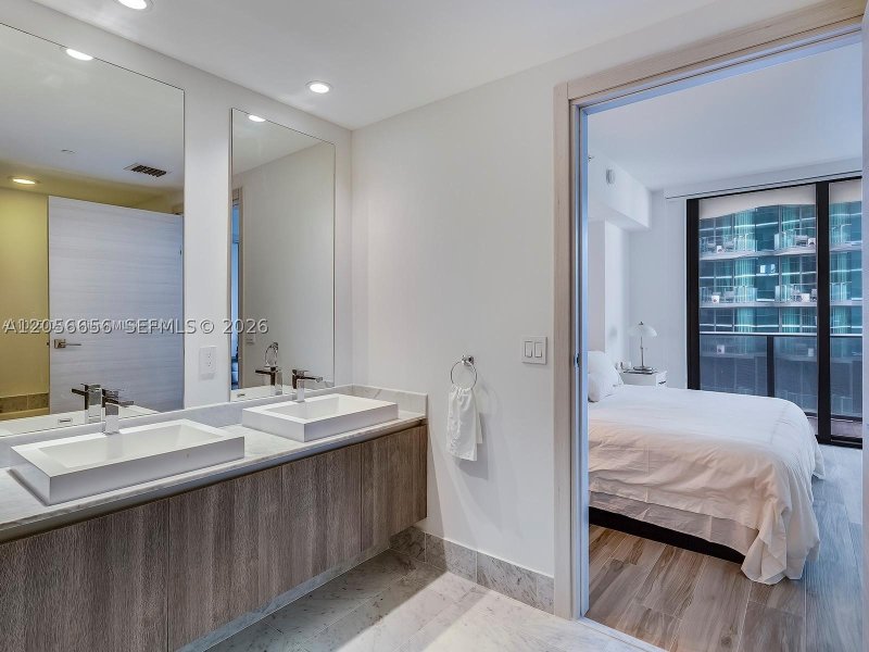 Apartment for rent at SLS Lux Brickell 2706