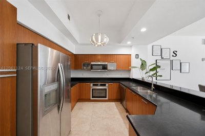 Comprar apartamento no One Fifty One at Biscayne 102
