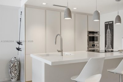 Comprar apartamento no 5600 Collins 5A