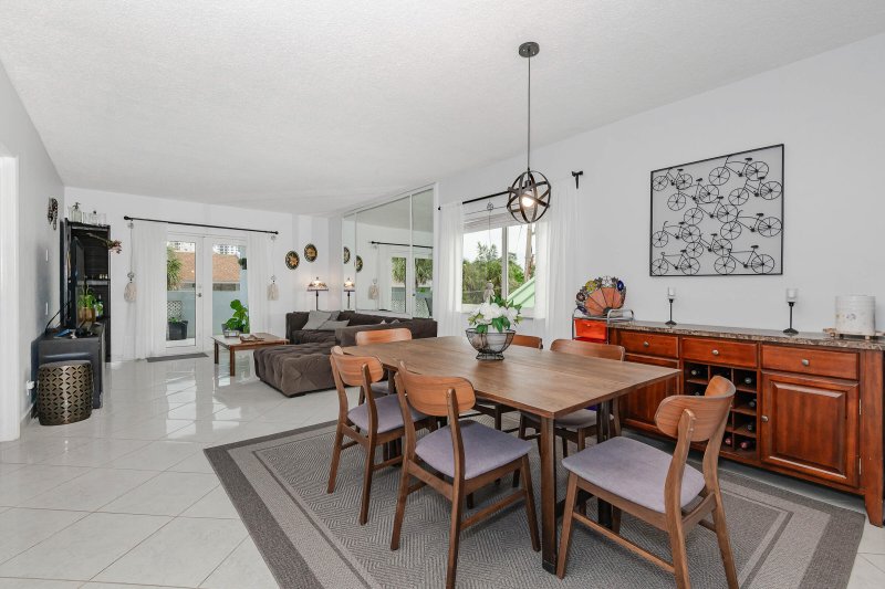 Condo for sale at Bakers Towers 206
