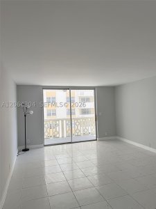 Comprar apartamento en Imperial Towers 824