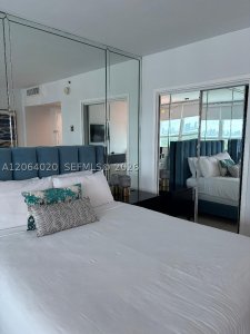 Aluguel de apartamento no Castle Beach Club 1109