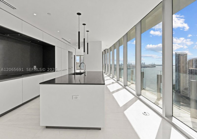 Alquiler de apartamento en Aston Martin Residences 4201E