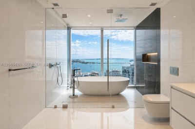 Aluguel de apartamento no Aston Martin Residences 4201E
