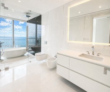 Aluguel de apartamento no Aston Martin Residences 4201E