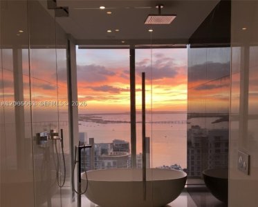 Aluguel de apartamento no Aston Martin Residences 4201E