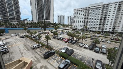 Comprar apartamento no Imperial Towers 509