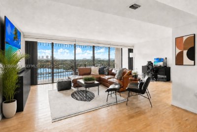 Aluguel de apartamento no Grove Isles Tower III C1208