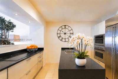 Aluguel de apartamento no Grove Isles Tower III C1208
