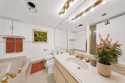 Aluguel de apartamento no Grove Isles Tower III C1208