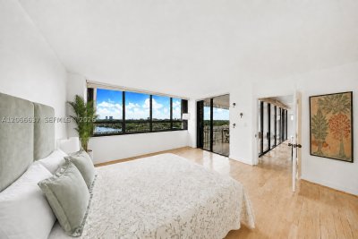 Aluguel de apartamento no Grove Isles Tower III C1208