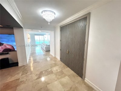 Peninsula I Apt #2305