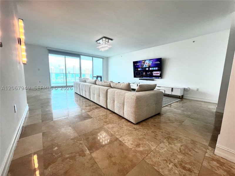 Apartment for rent at Peninsula I 2305