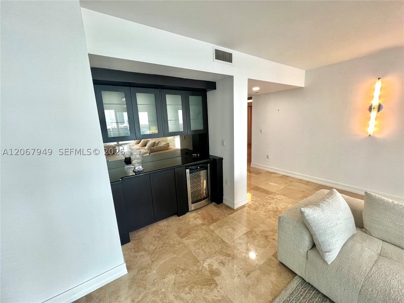 Apartment for rent at Peninsula I 2305
