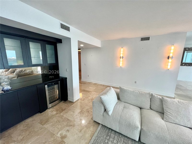 Apartment for rent at Peninsula I 2305