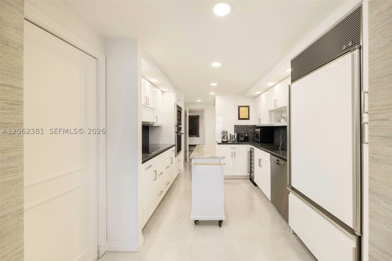 Condo for sale at Grove Isles Tower II B1109