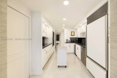 Comprar apartamento no Grove Isles Tower II B1109