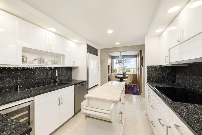 Condo for sale at Grove Isles Tower II B1109