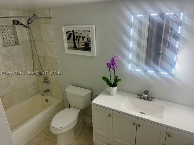 Condo for sale at West Bay Plaza 906