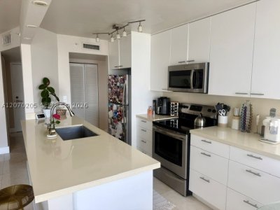 Comprar apartamento no West Bay Plaza 906