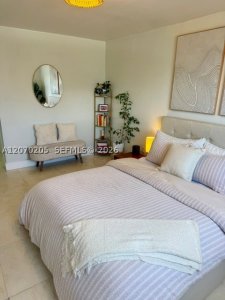 Comprar apartamento no West Bay Plaza 906