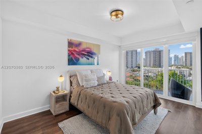 Comprar apartamento no Turnberry Village South 805
