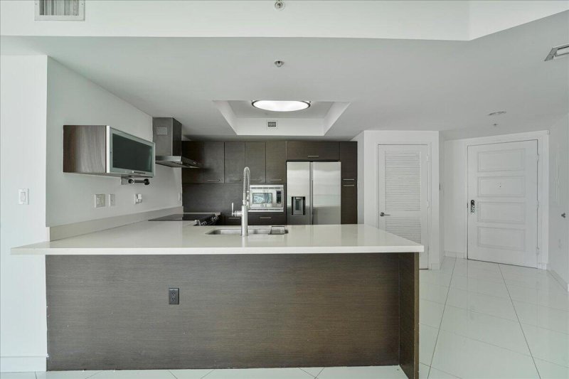 Condo for sale at Marbella Tower 2-1701