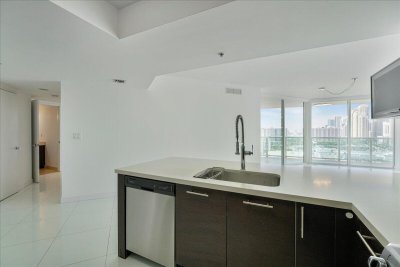 Comprar apartamento en Marbella Tower 2-1701