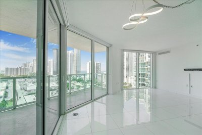 Comprar apartamento en Marbella Tower 2-1701