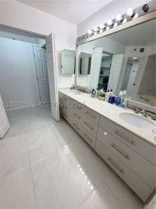 Comprar apartamento en Mystic Pointe 400 405