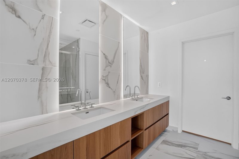 Comprar apartamento en Casa Bella 1605