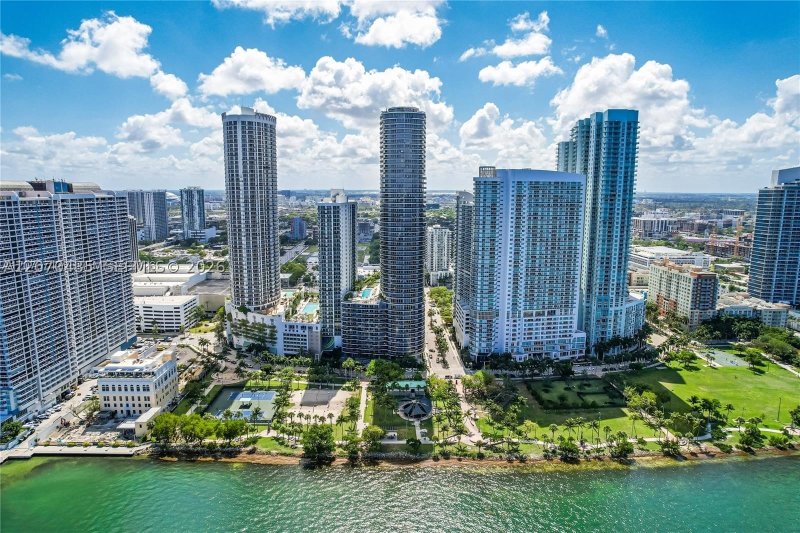 Comprar apartamento en Opera Tower 2202