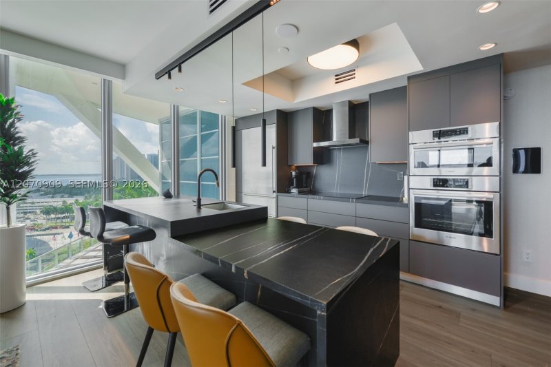 Comprar apartamento no Marina Blue 1509