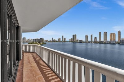 Comprar apartamento en 3000 Williams Island 1106